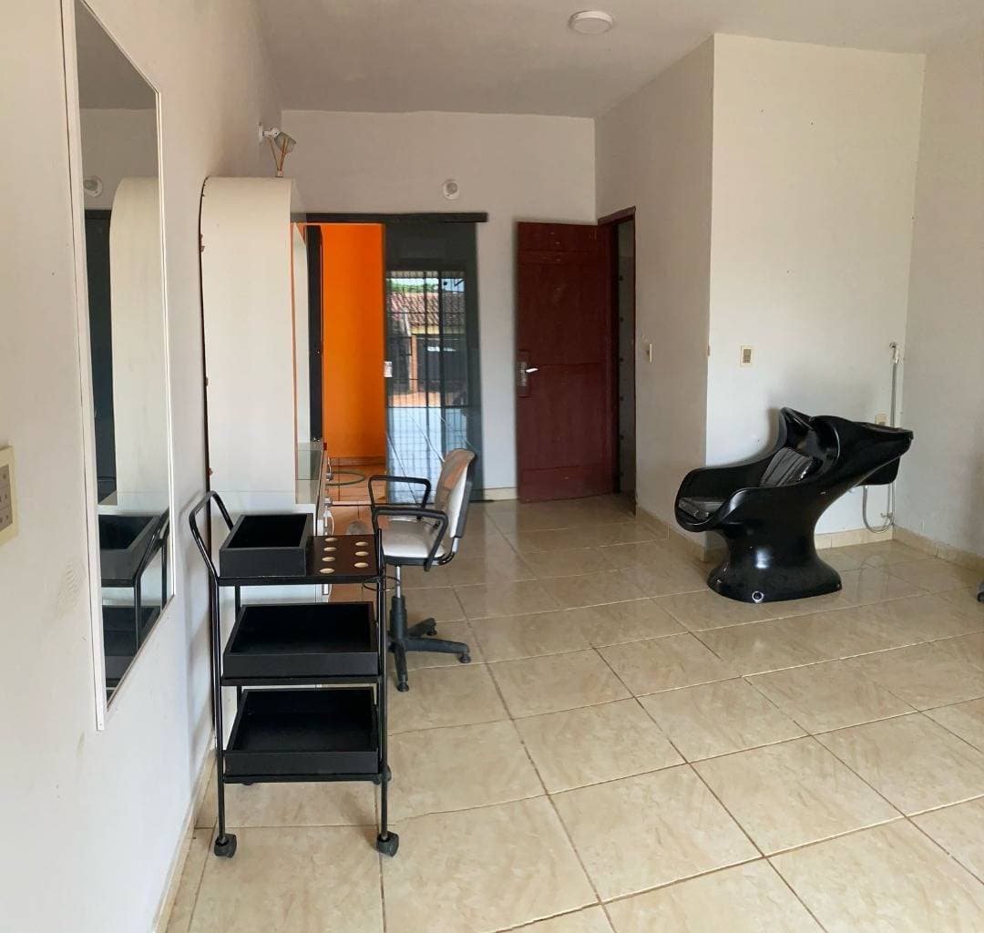 salón comercial de 24 m² en San Lorenzo - barrio Valle Industrial, foto 5