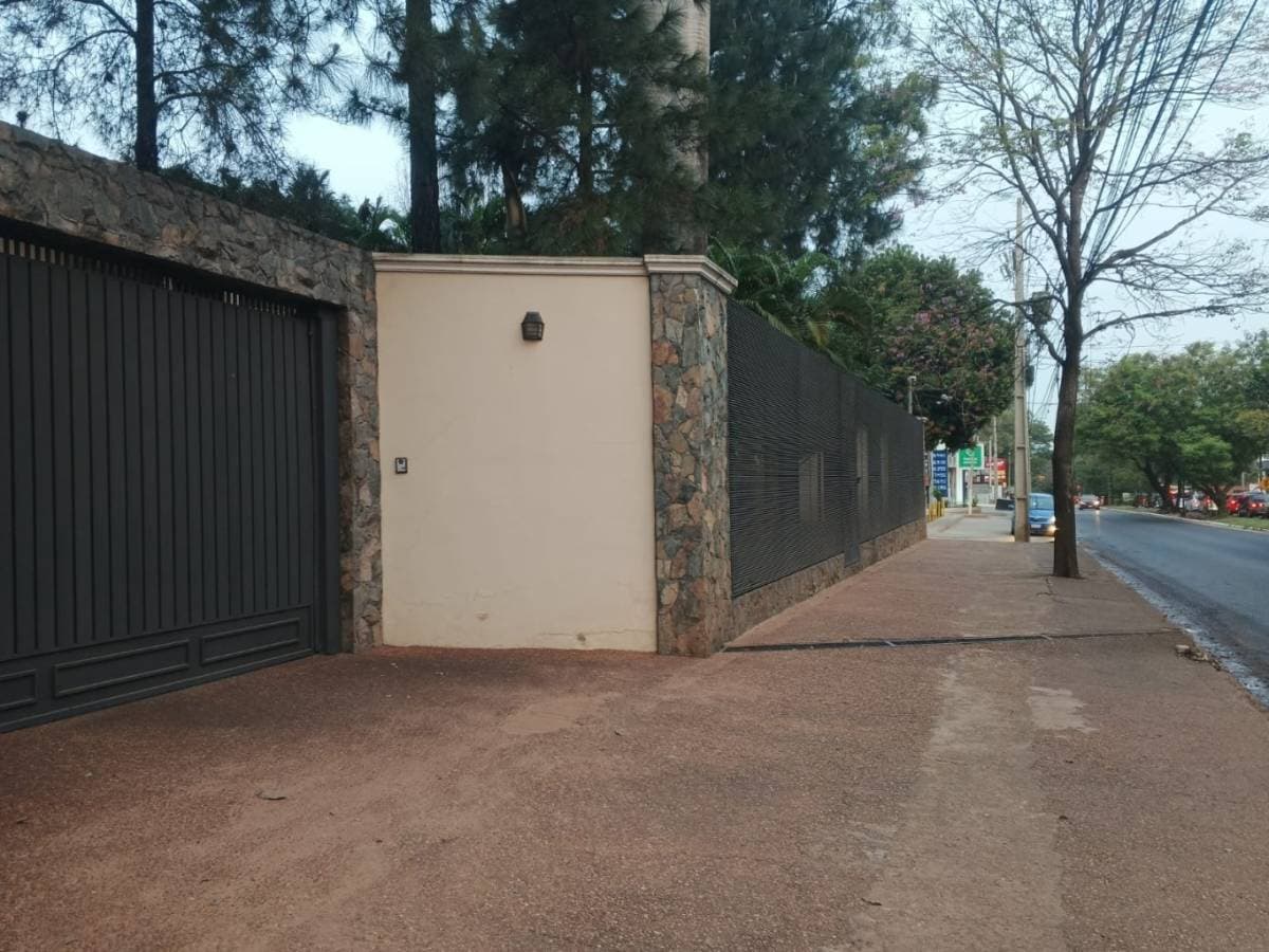 casa para uso comercial o vivienda 2.100 m² San Lorenzo shopping Pinedo, foto 3
