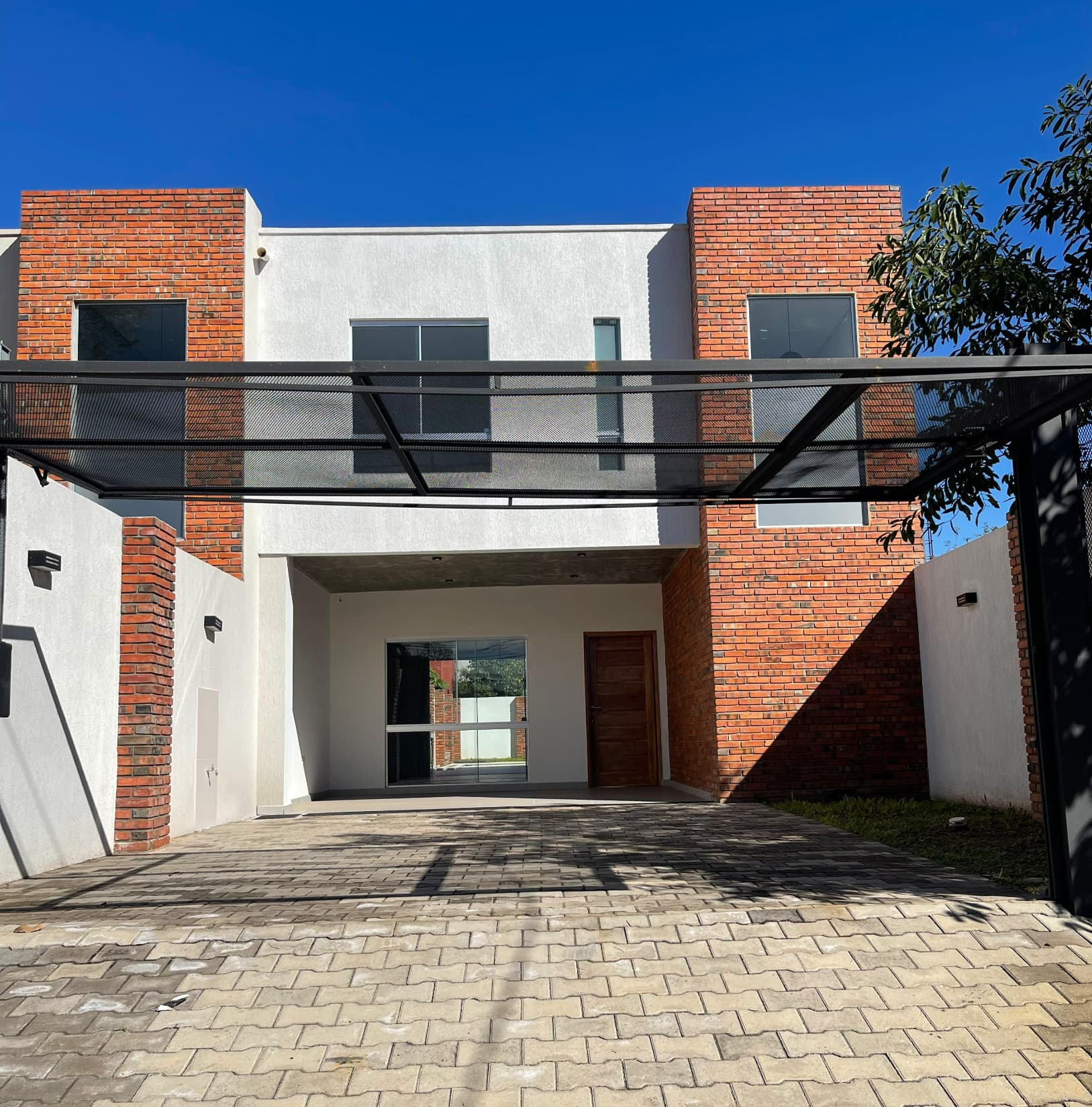 Alquilo duplex en Luque - cuarto barrio