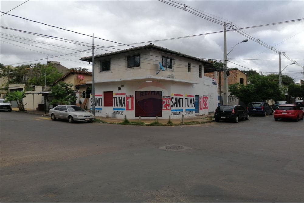 En venta propiedad en esquina - barrio Jara