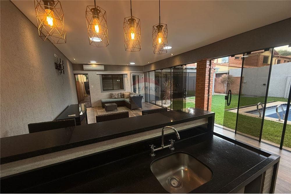 Casa remodelada semi amoblada en barrio cerrado, foto 1