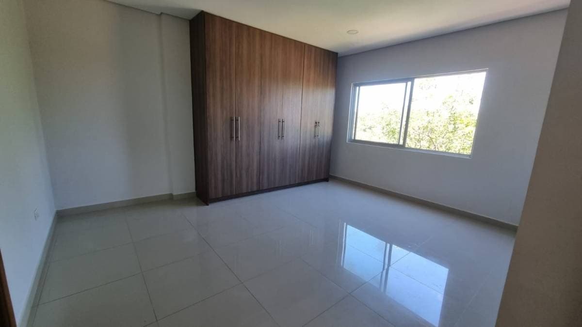 BARRIO MBURICAO Departamento Extra Grande en Venta, foto 5