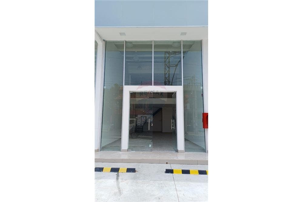 Alquilo local comercial asuncion calle lillo y rogelio benitez