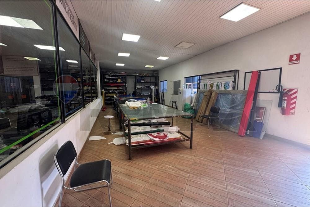 Local comercial en venta Limpio, foto 4