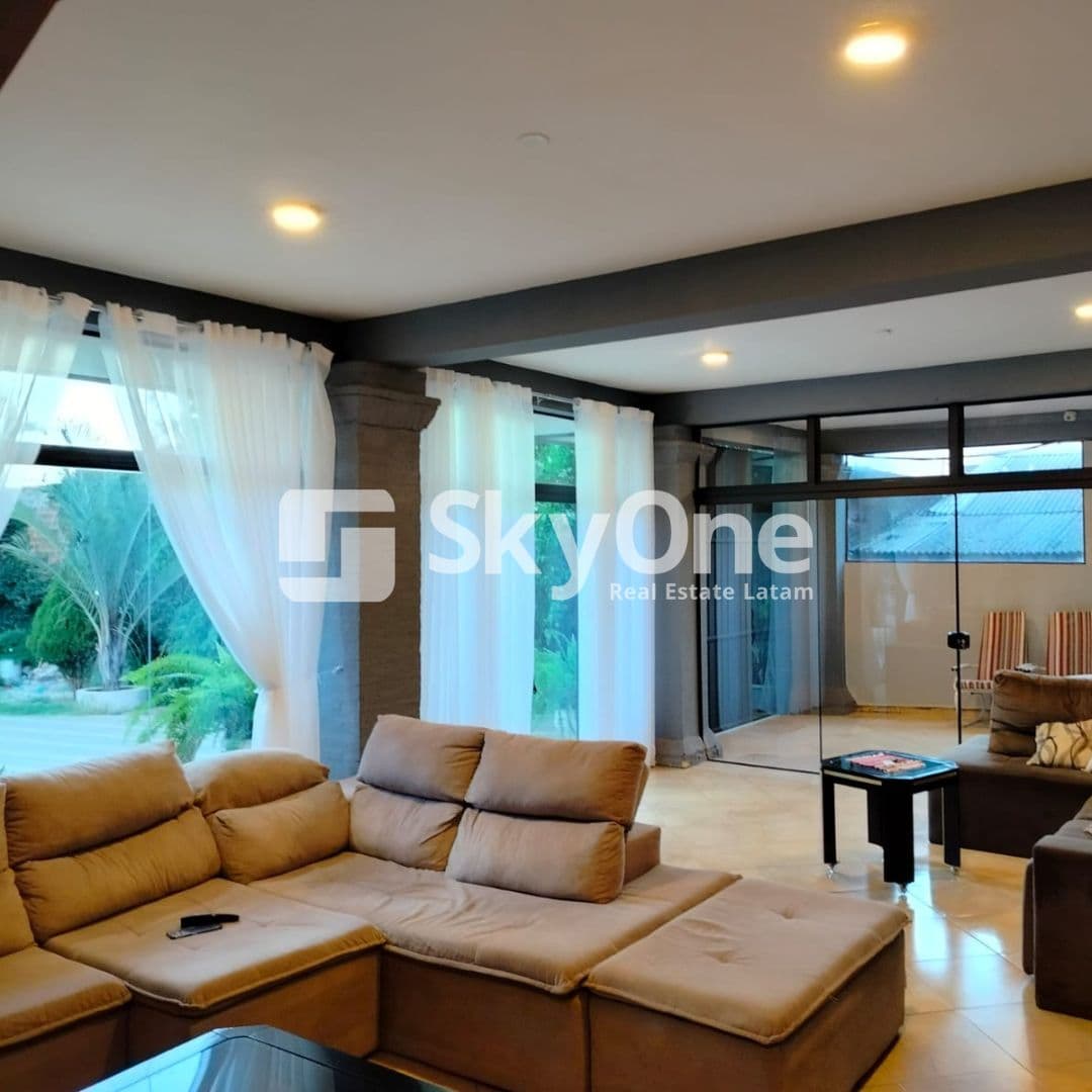amplia casa con piscina y hermoso jardín, foto 4