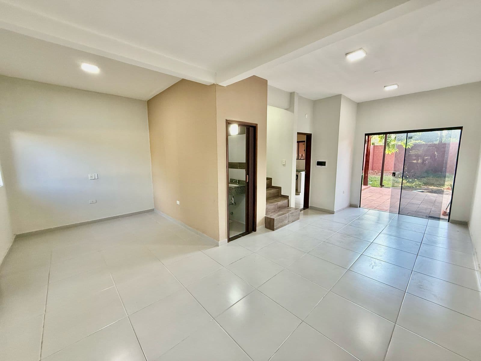 Hermoso duplex en Luque laurelty, foto 2