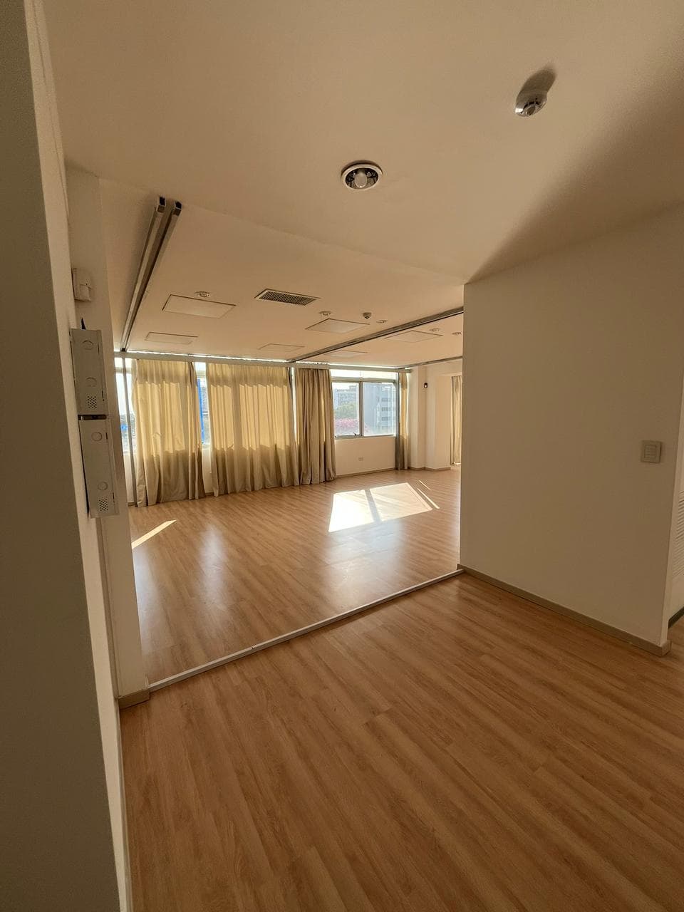 Oficina de 330m2 a pasos del paseo la galeria, foto 5