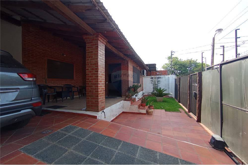 Casa en asuncion sobre asfalto zeballos cue, foto 2