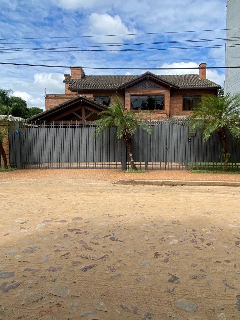 Elegante Residencia en Mburucuyá – 5 Dormitorios, foto 2