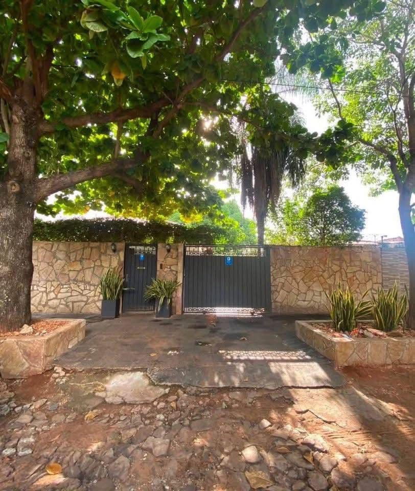 En venta hermosa casa zona Iglesia Capuchinos zona Félix Bogado y Gral Santos, foto 5