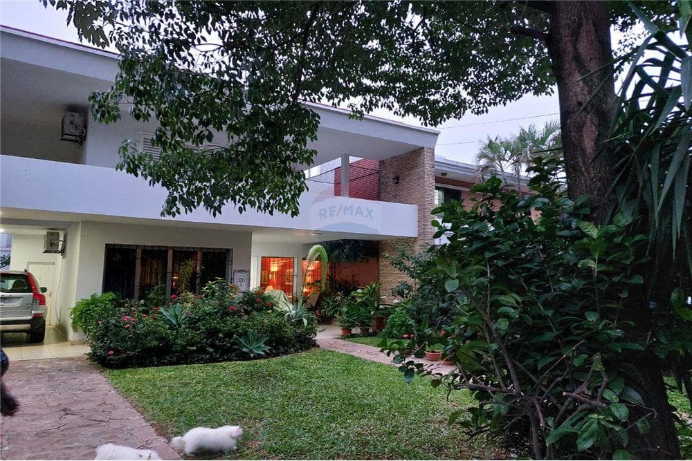 Hermosa residencia en Villa Morra, foto 1