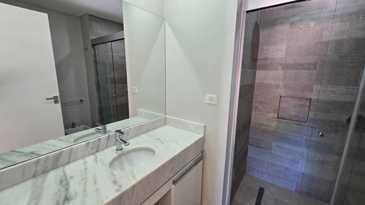 En alquiler departamento amoblado en barrio Recoleta de asuncion, foto 4