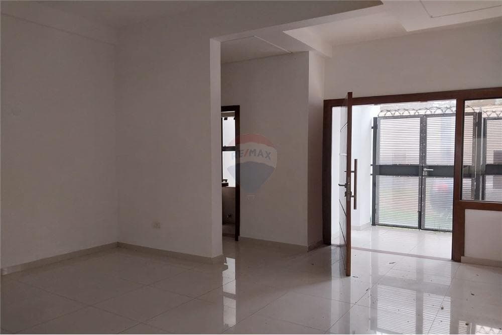 ✨alquiler de casa en ita enramada - ¡confort, seguridad y espacios amplios!, foto 4
