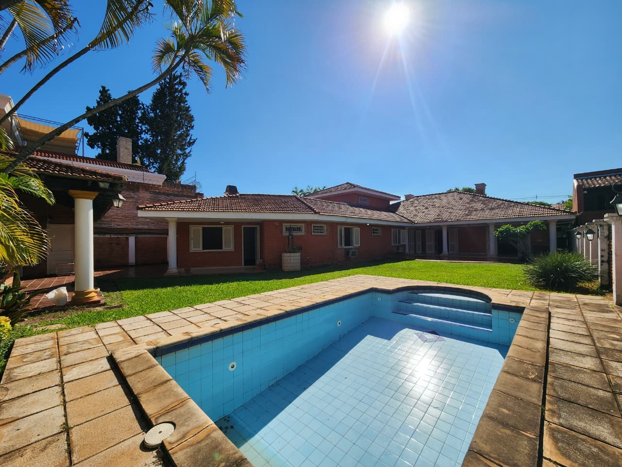 En venta residencia de una planta en barrio mcal estigarribia