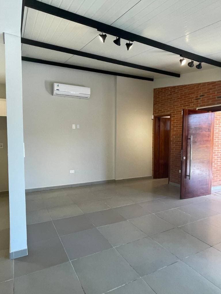 residencia lista para mudarse en Luque Loma Merlo atras de Rakiura, foto 2