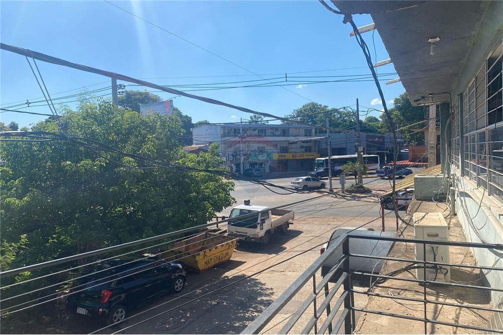 Salon comercial sobre la avda fernando — foto 4