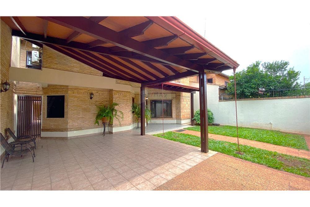 Casa a la venta en zona residencial de Fdo de la Mora Zona Norte- Ingavi, foto 2