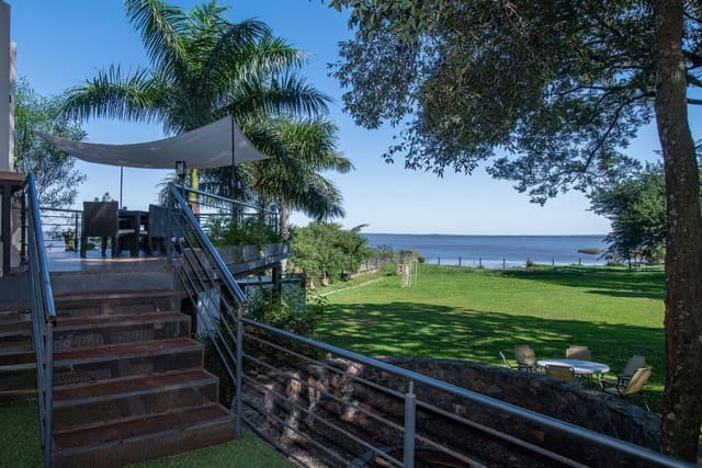 Lujosa Residencia con Amplio Patio sobre el lago Ypacaraí, foto 5