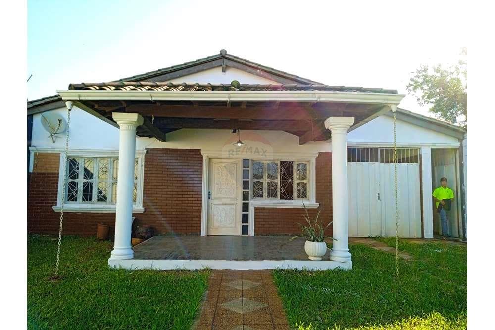 Casa de tres habitaciones en San Lorenzo