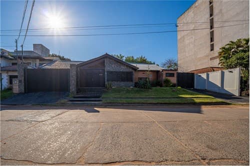 Casa en Venta, Avda. del Yacht, Parques del Yacht, Lambaré, foto 2