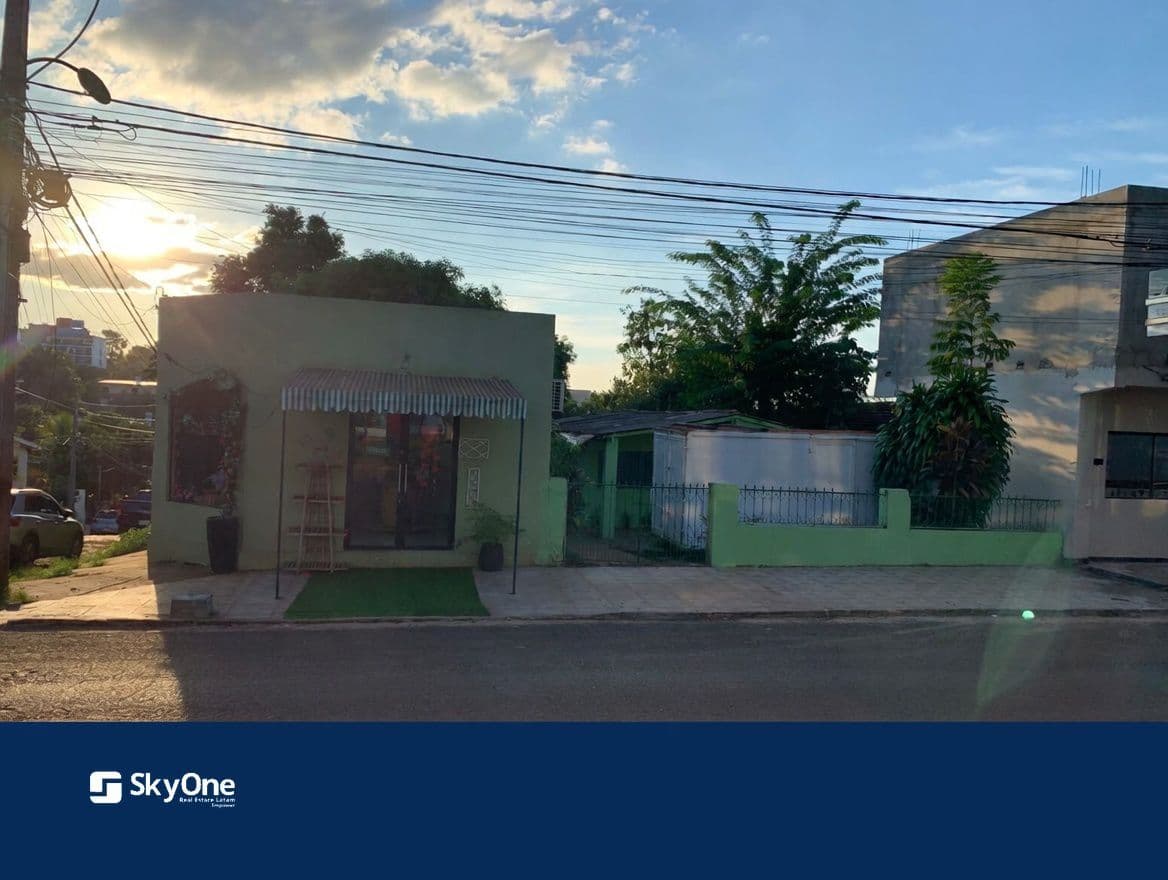 Terreno en esquina frente al Sanatorio Le Blanc – San José, foto 4