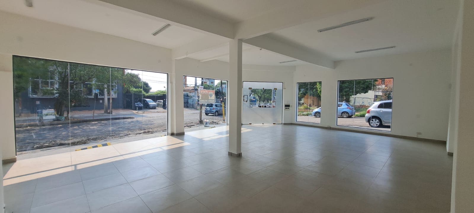 Alquilo Salón Comercial