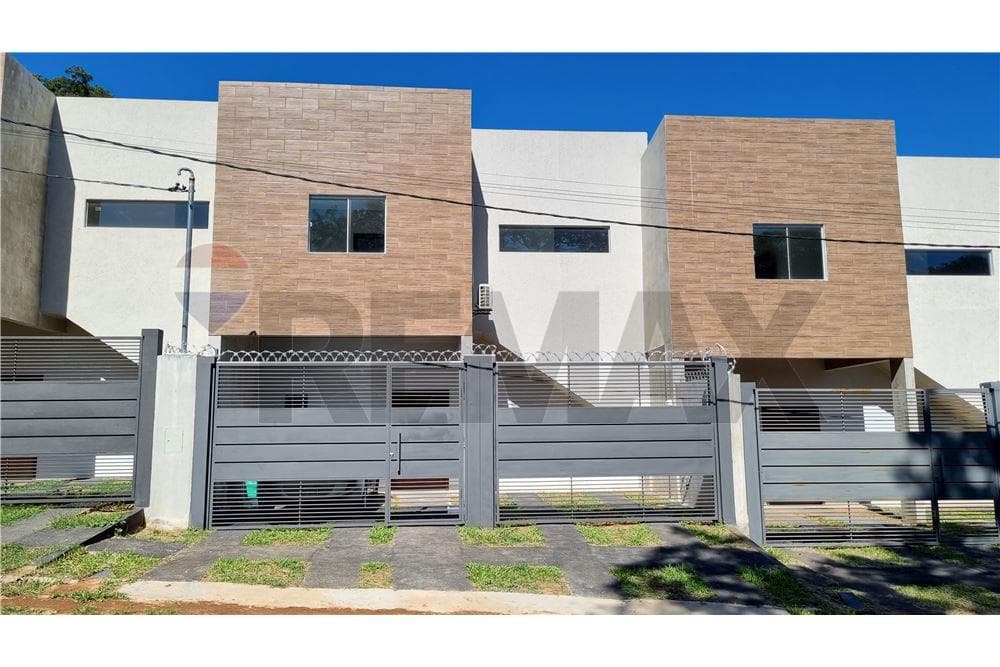 n Alquiler!! Dúplex de 3 Dormitorios en zona Yacht - Lambaré