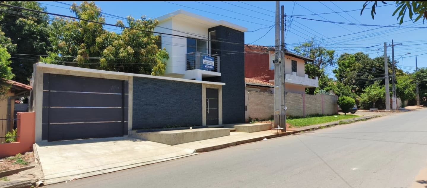 *Vendo HERMOSA casa domitizada en Ñemby barrio Salinas*