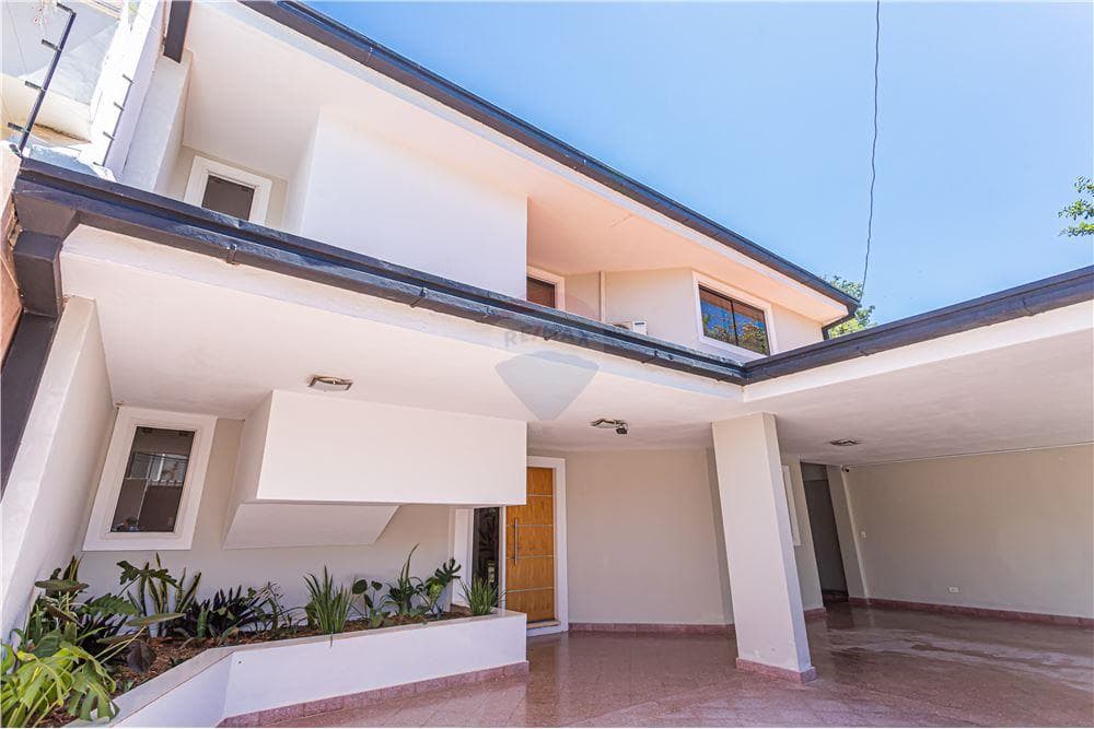 Amplia y cómoda residencia en Las Lomas — foto 2
