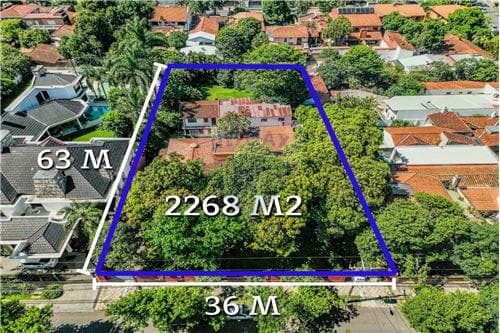 Vendo Terreno de 2.268 m2 sobre la calle Tte. Vera