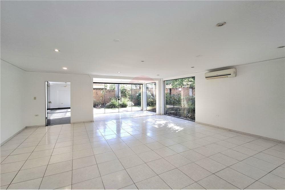 Casa - Venta - Paraguay Central Luque, foto 2