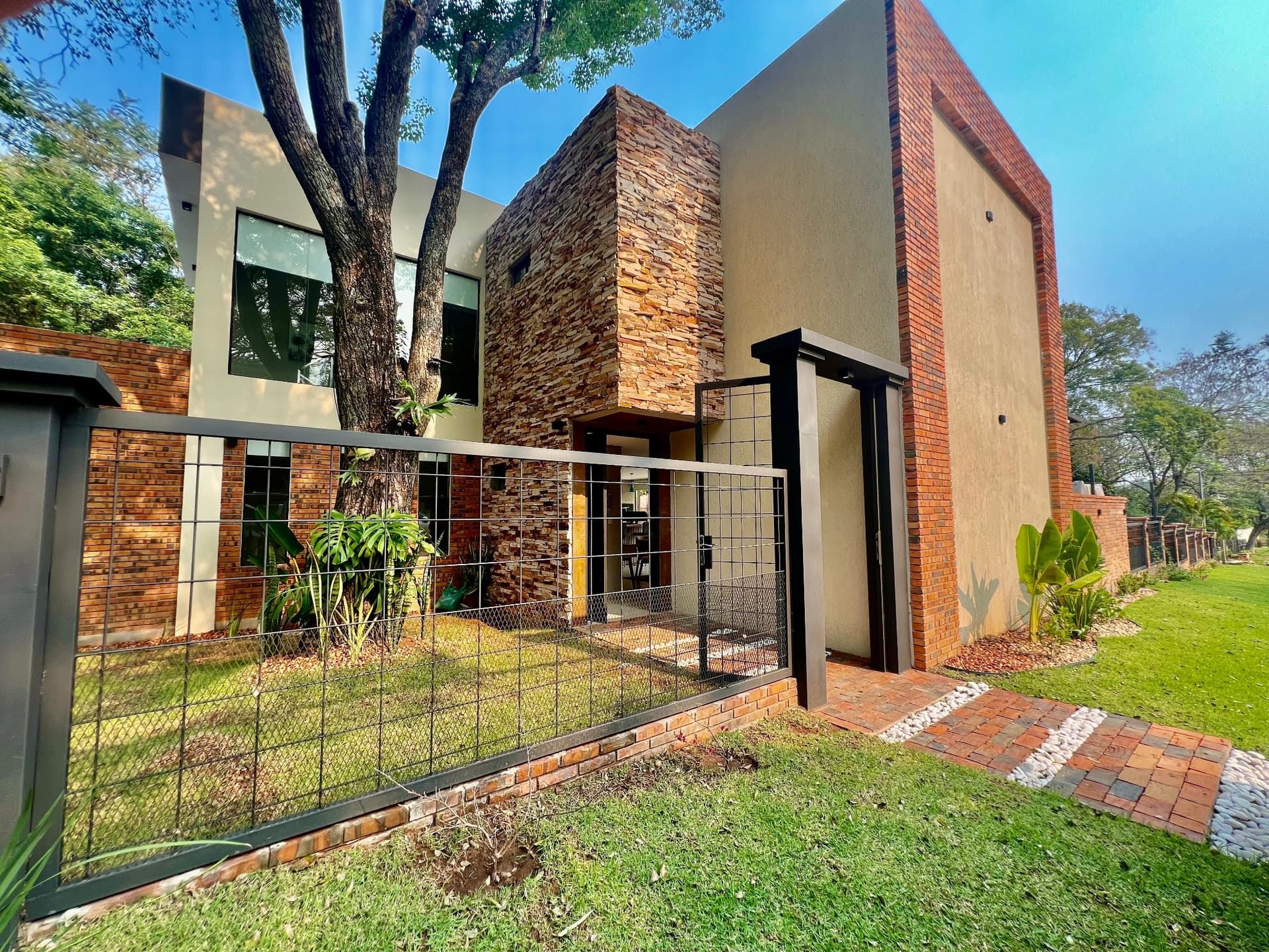 Vendo lujosa casa amoblada en San Bernardino