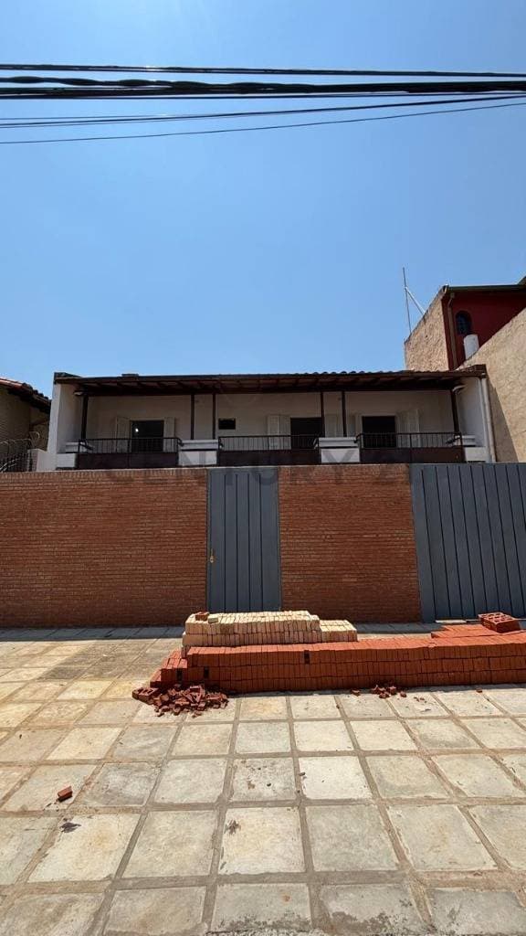 Alquilo bella residencia en lomas-zona parque de la salud