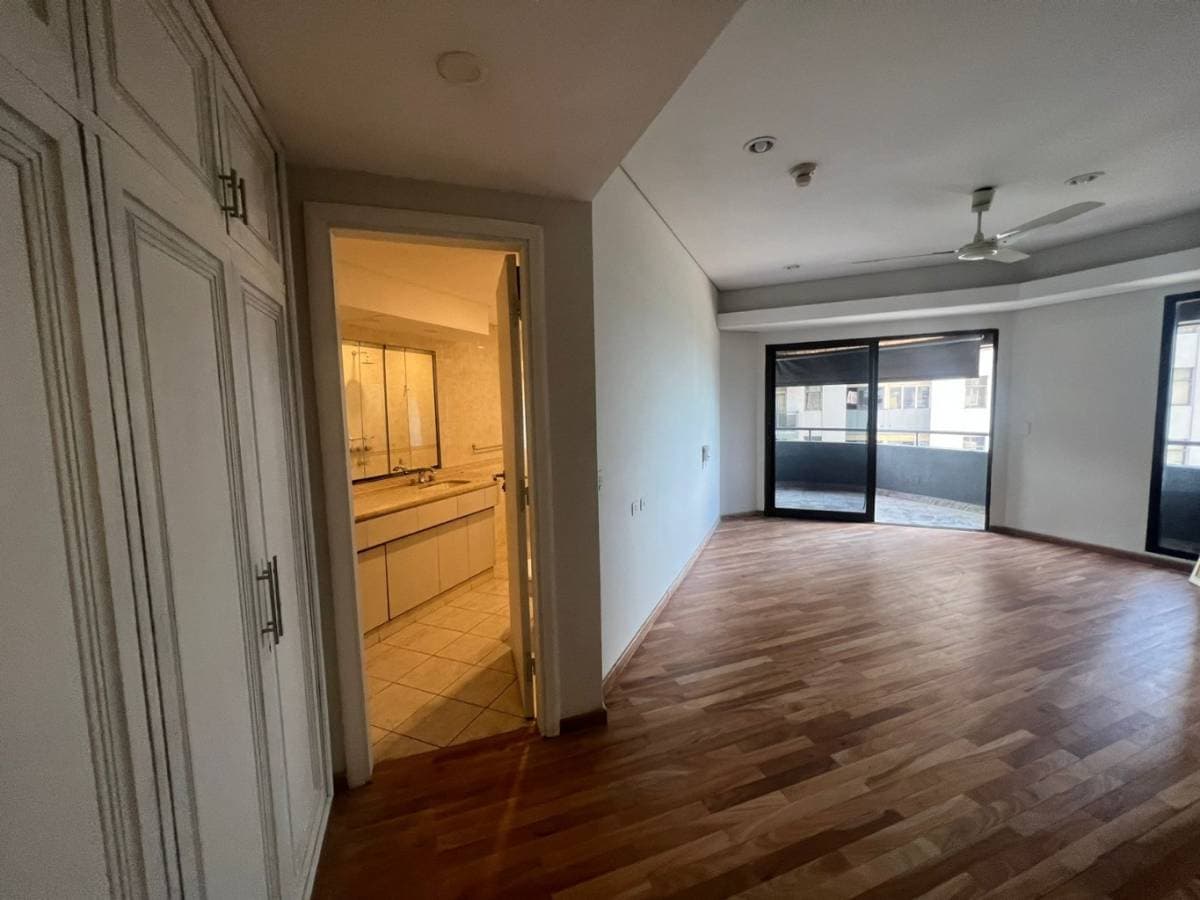 EN ALQUILER – Departamento De Tres Dormitorios En Suite