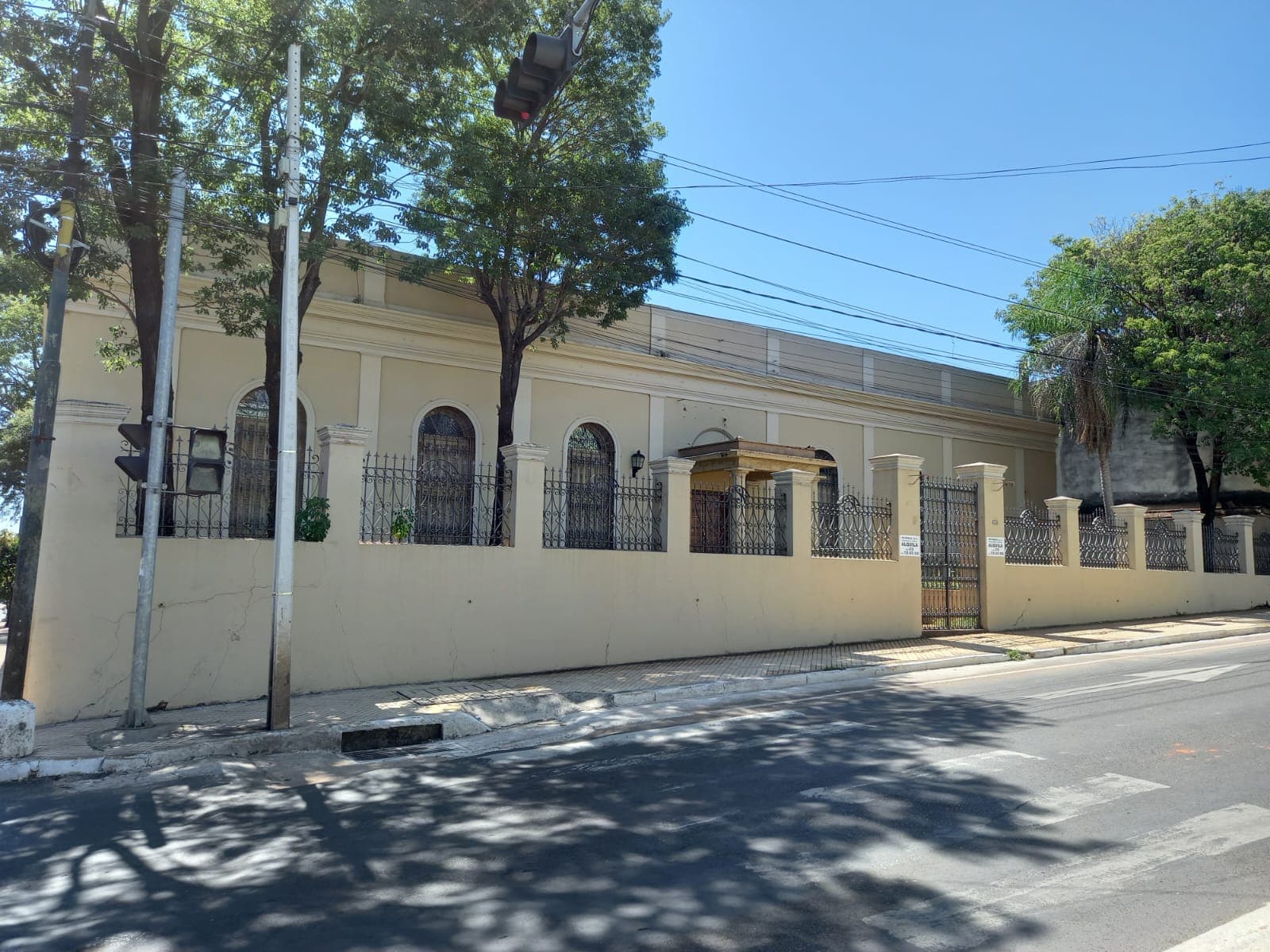 Hermosa Casa En Esquina , Ubicada Sobre La Avda Mcal Lopez Y Eeuu, foto 1