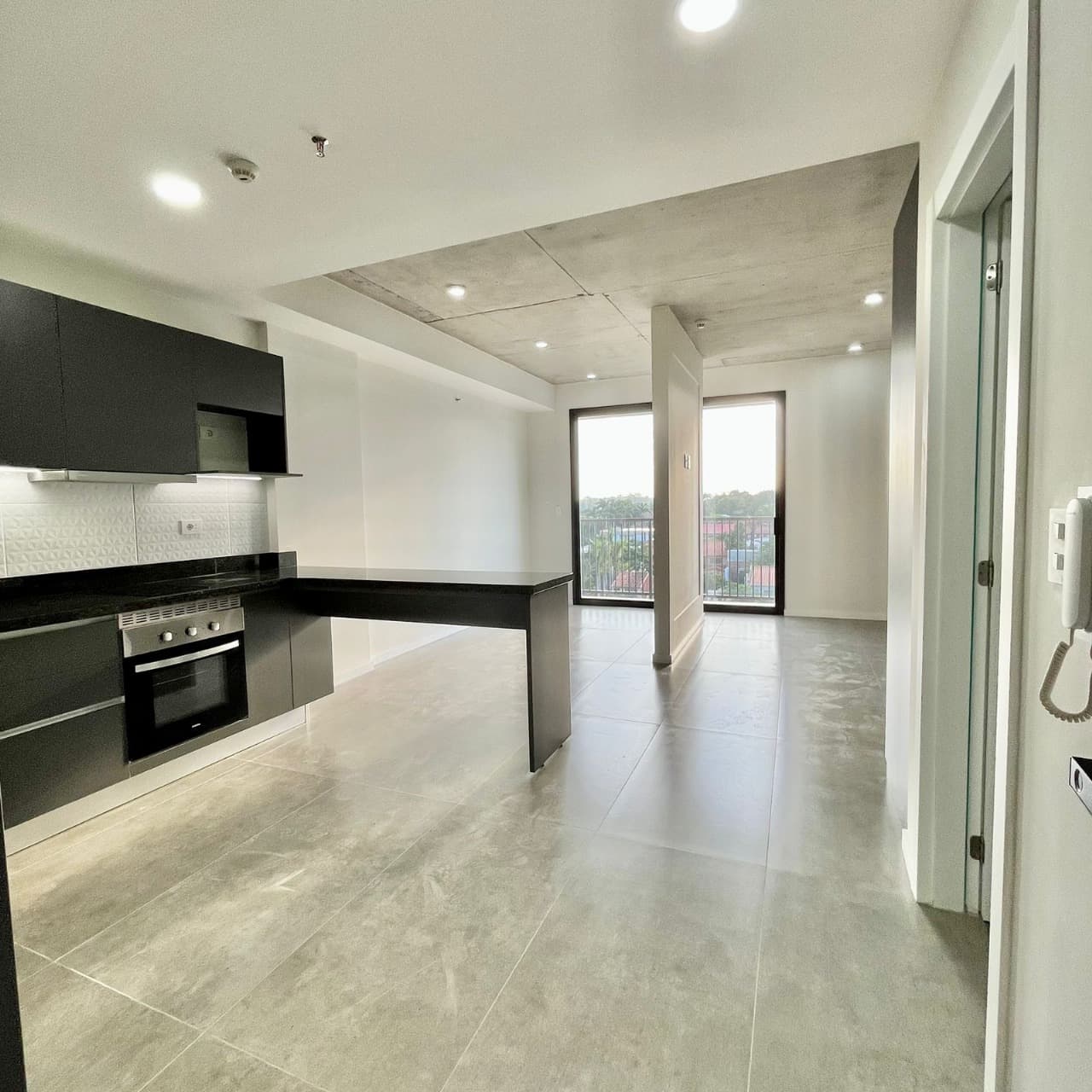 Amplio loft departamento a estrenar sobre molas lopez barrio mburucuya, foto 1