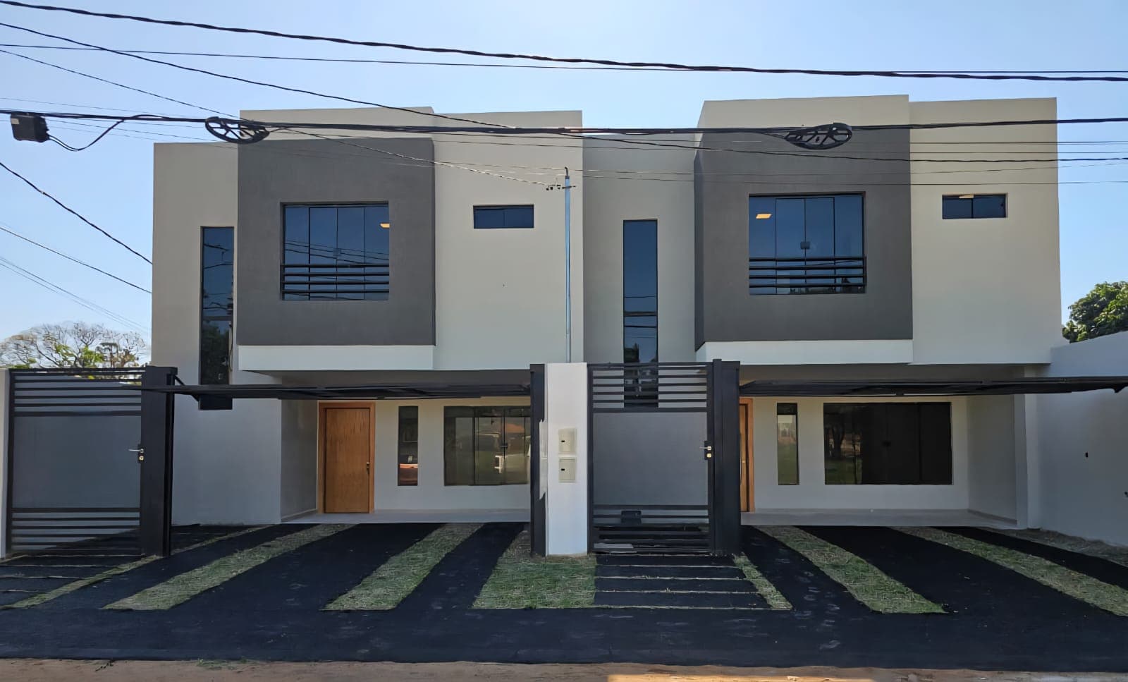 Duplex Frente A La Plaza Alto Pinar, Luque