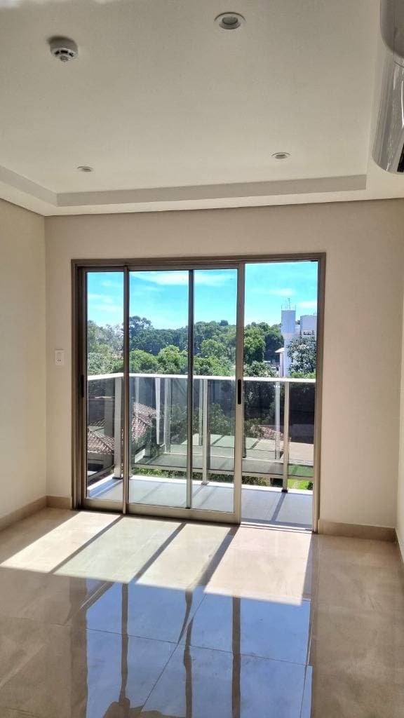 Departamento en el edificio burband - Luque zona conmebol, foto 3