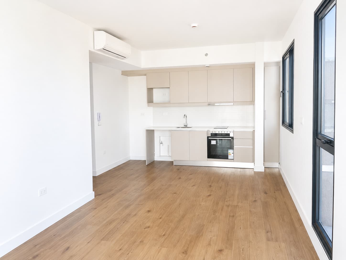 Studio For Sale - Walking Distance to Shopping Mariscal
