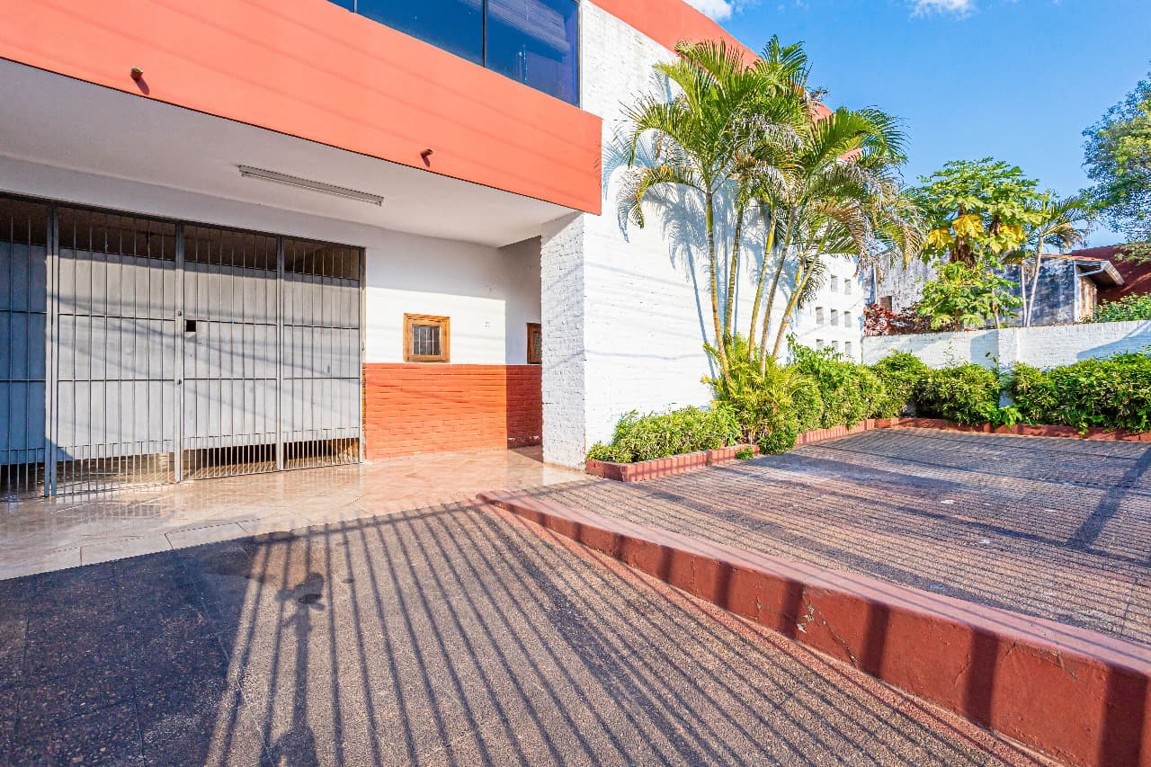 Vendo Amplia Casa En Villa Adela Zona Boulevard