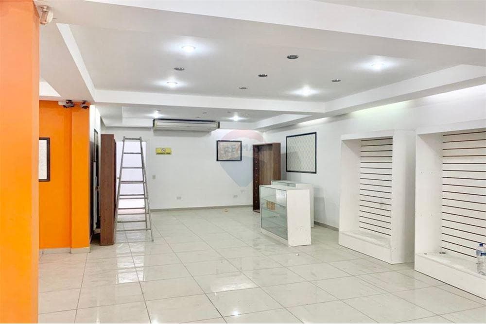 En alquiler local comercial en barrio ciudad nueva — foto 3