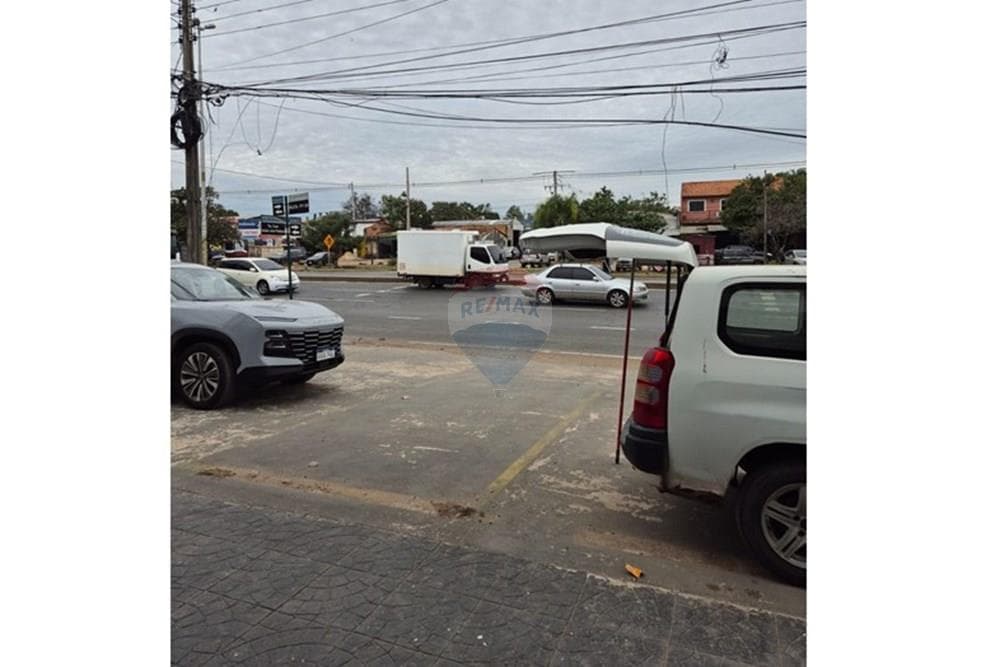 Local Comercial - Alquiler - Loma Pytá, Paraguay — foto 5