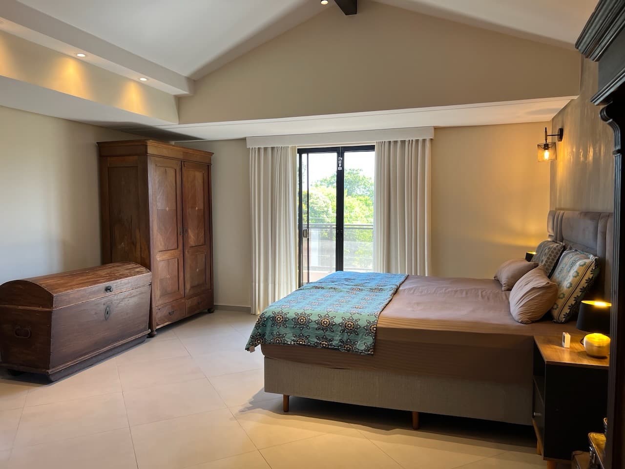 Elegante Residencia Con Piscina Y Jardín Paradisíaco – Paraguay #adlerpy390 — foto 4