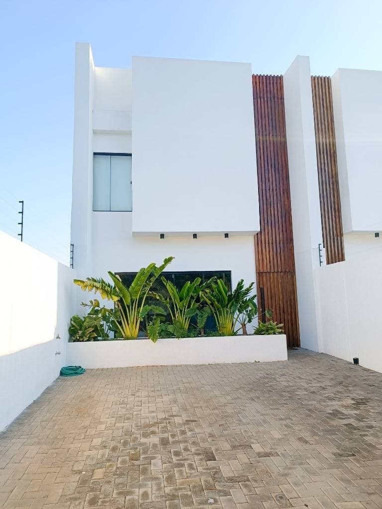 En venta dúplex en Luque b° loma merlo