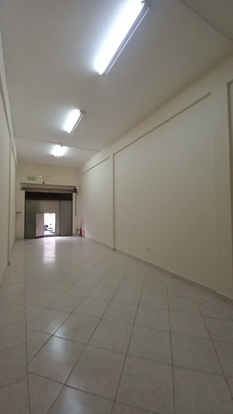 Salón comercial sobre pasaje molas y cerro cora, foto 4