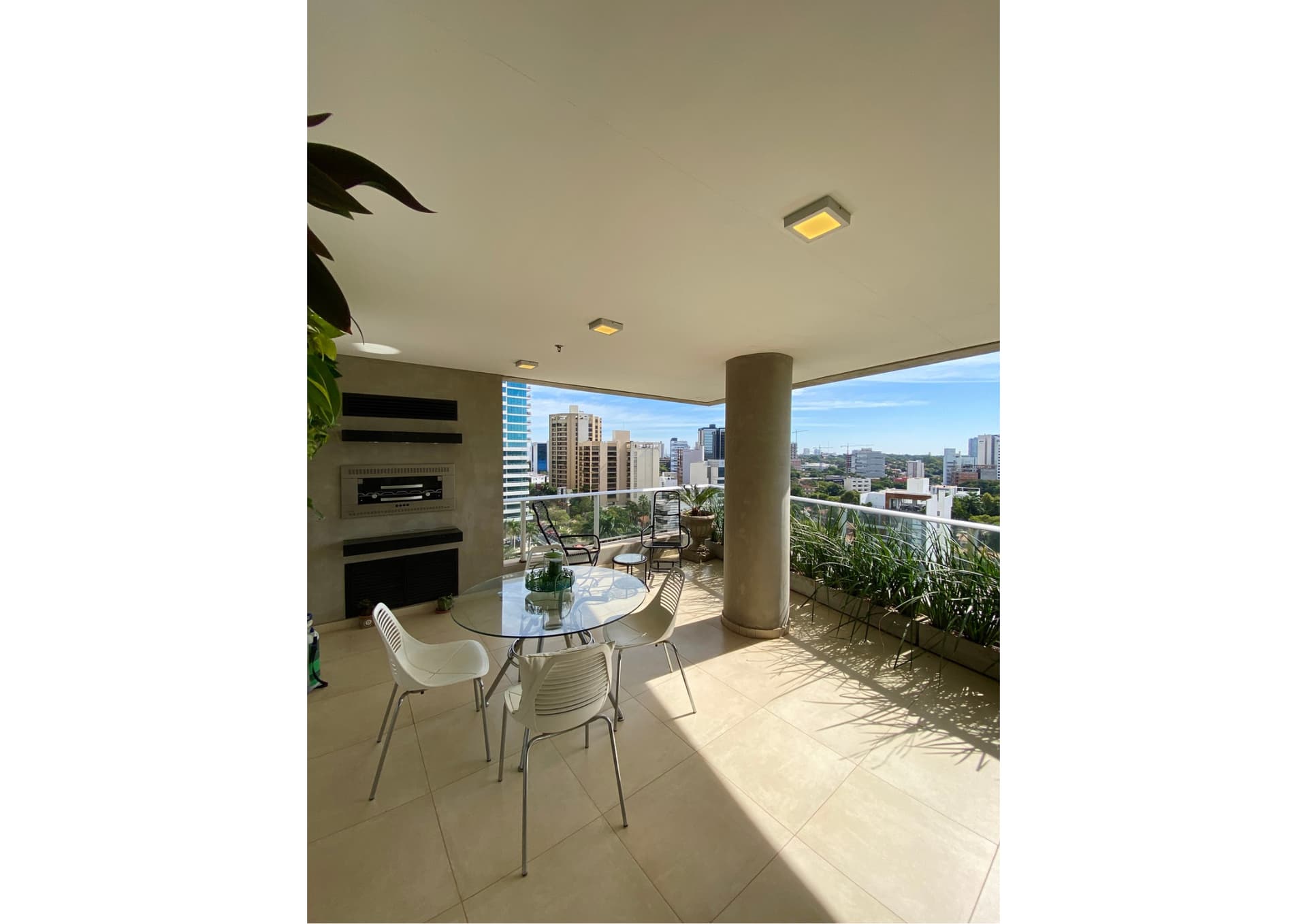 Lujoso departamento totalmente amoblado zona Paseo La Galeria, foto 4