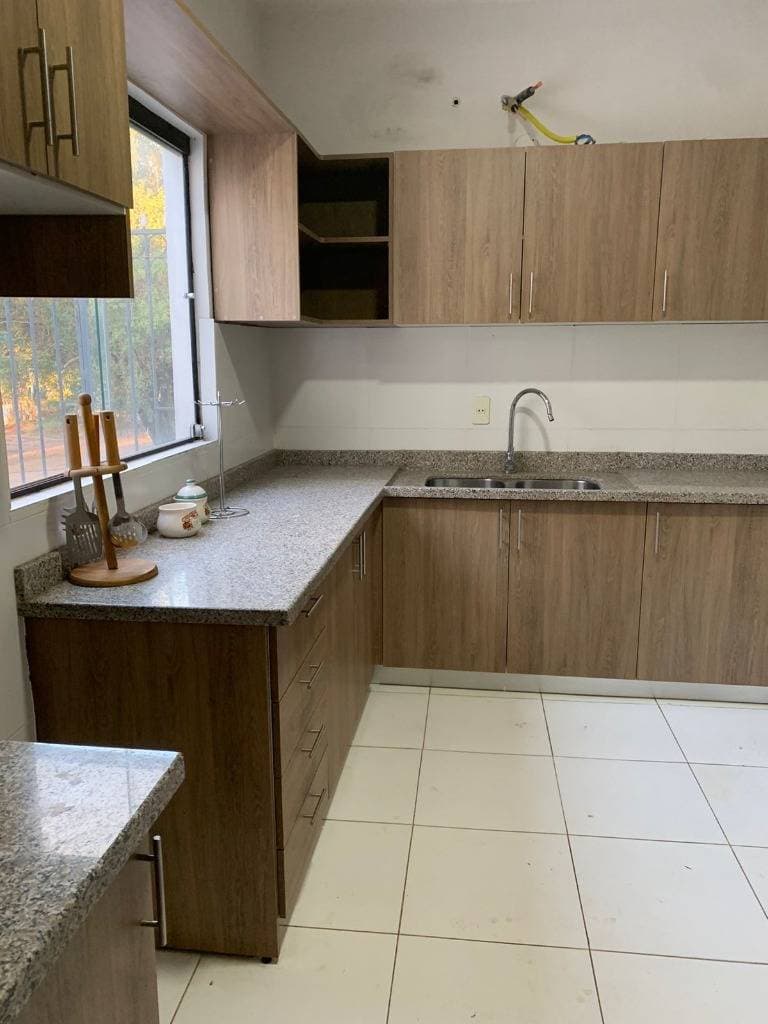 Casa en ykua sati a cuadras de san* martin, foto 4