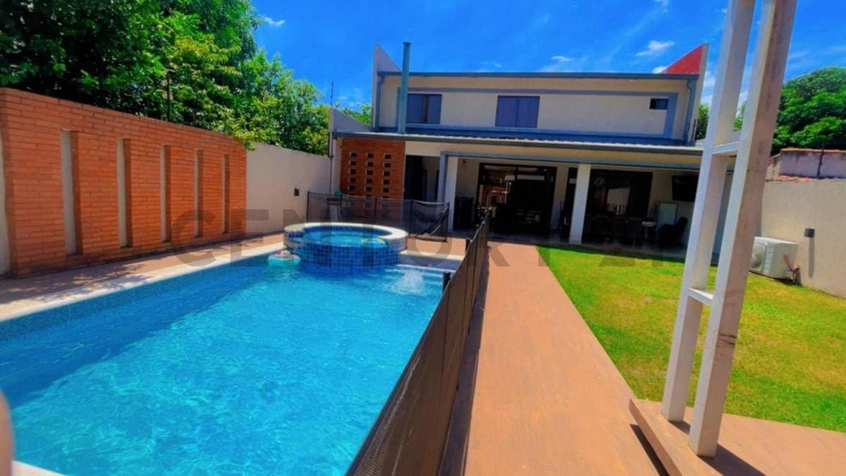 Alquilo hermosa casa en Luque-isla bogado