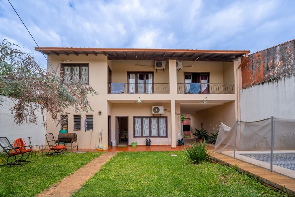Casa con piscina en mburucuyá, foto 3