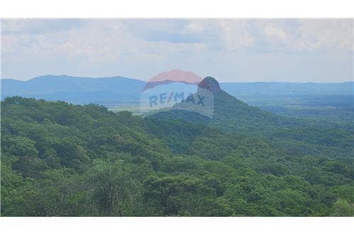 14 hectáreas sobre el cerro de Paraguari cuenta con cascada, foto 5